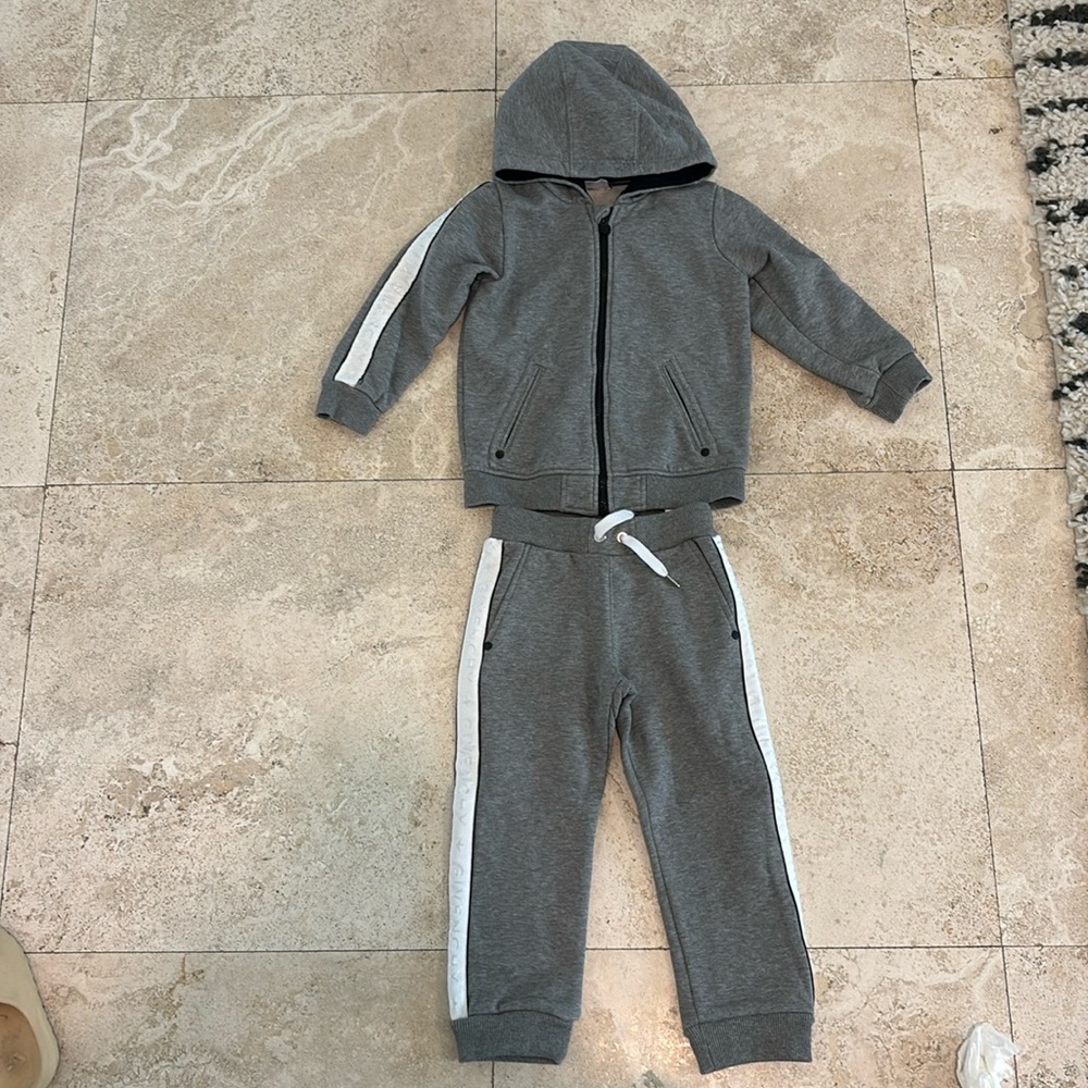 Toddler Givenchy sweatshirt & sweatpants set 3t
